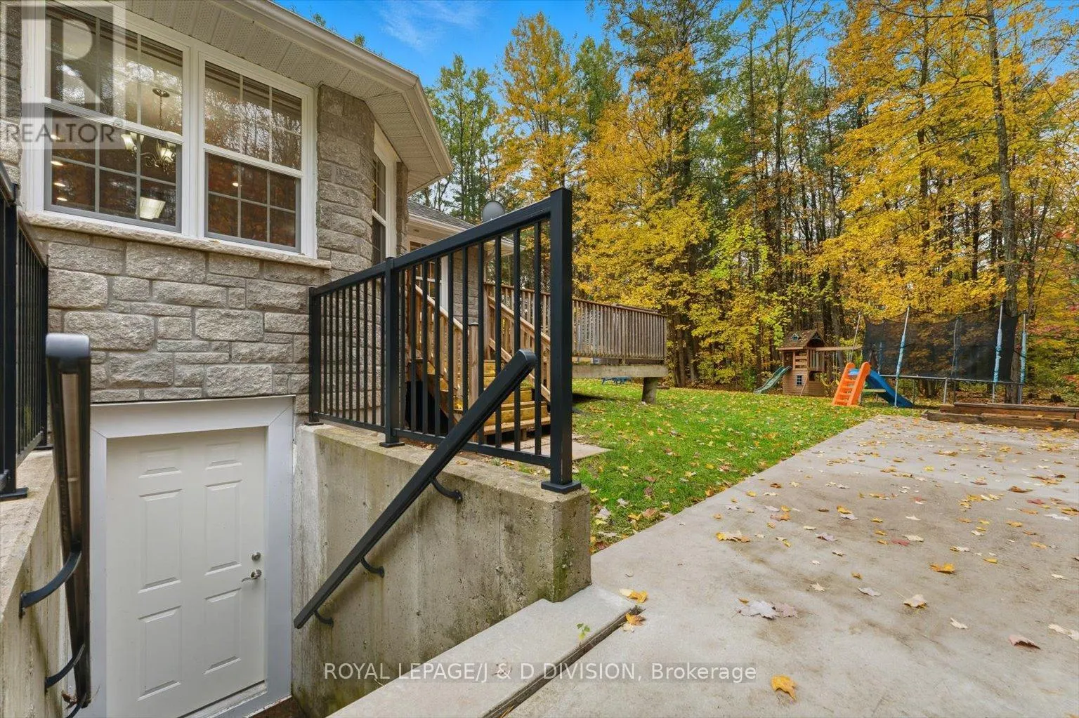 2925 PINECONE TRAIL