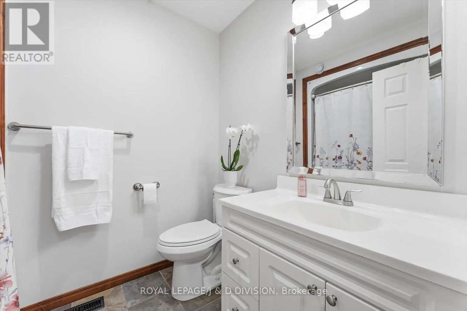 2925 PINECONE TRAIL