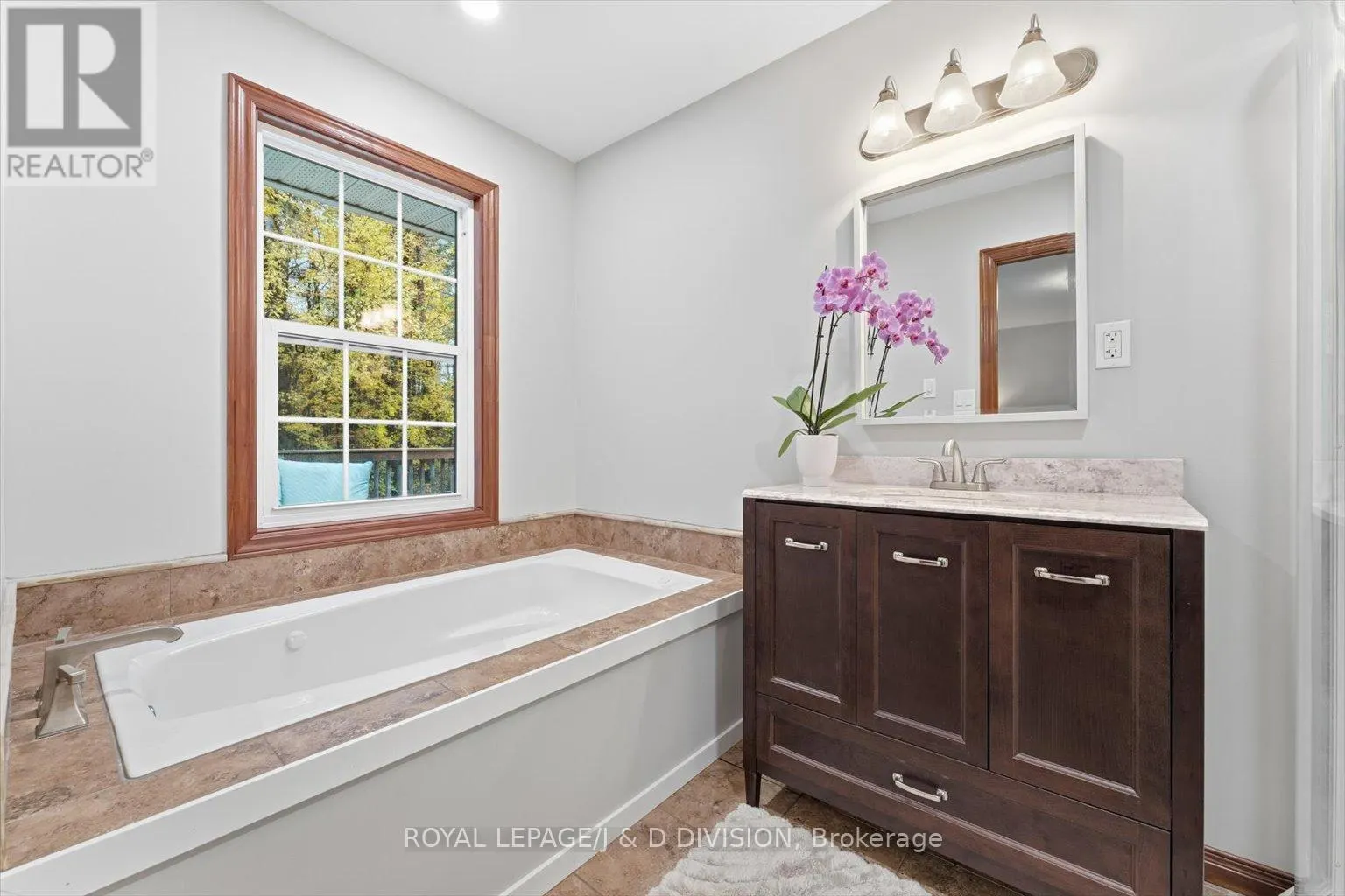 2925 PINECONE TRAIL