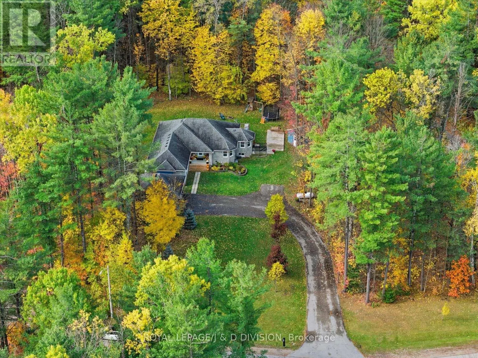 2925 PINECONE TRAIL
