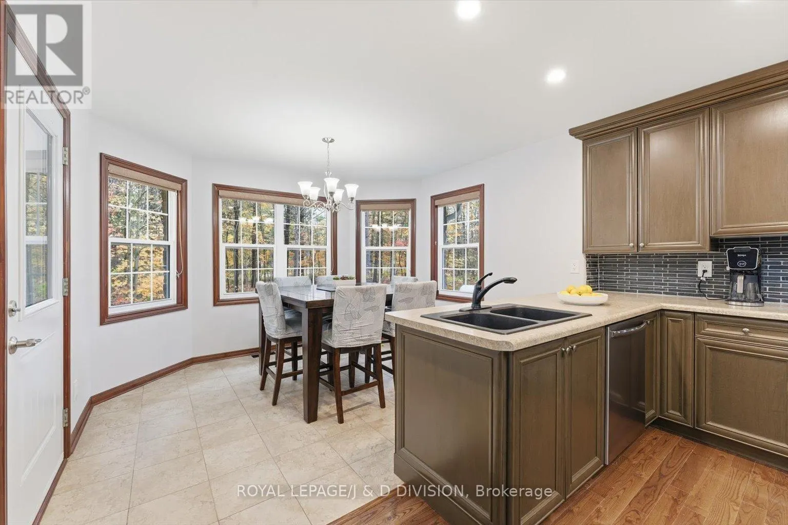 2925 PINECONE TRAIL