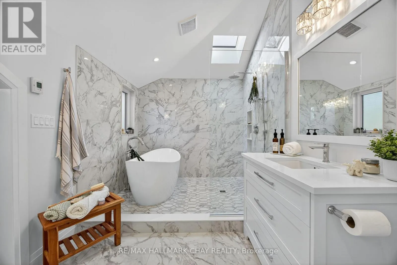 668 BROADVIEW AVENUE