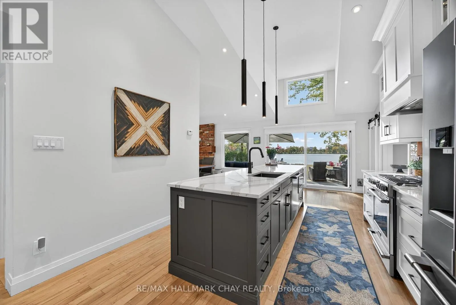 668 BROADVIEW AVENUE