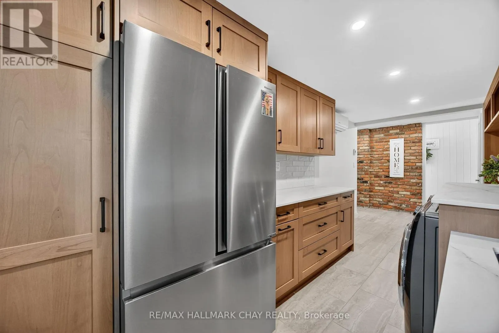 668 BROADVIEW AVENUE