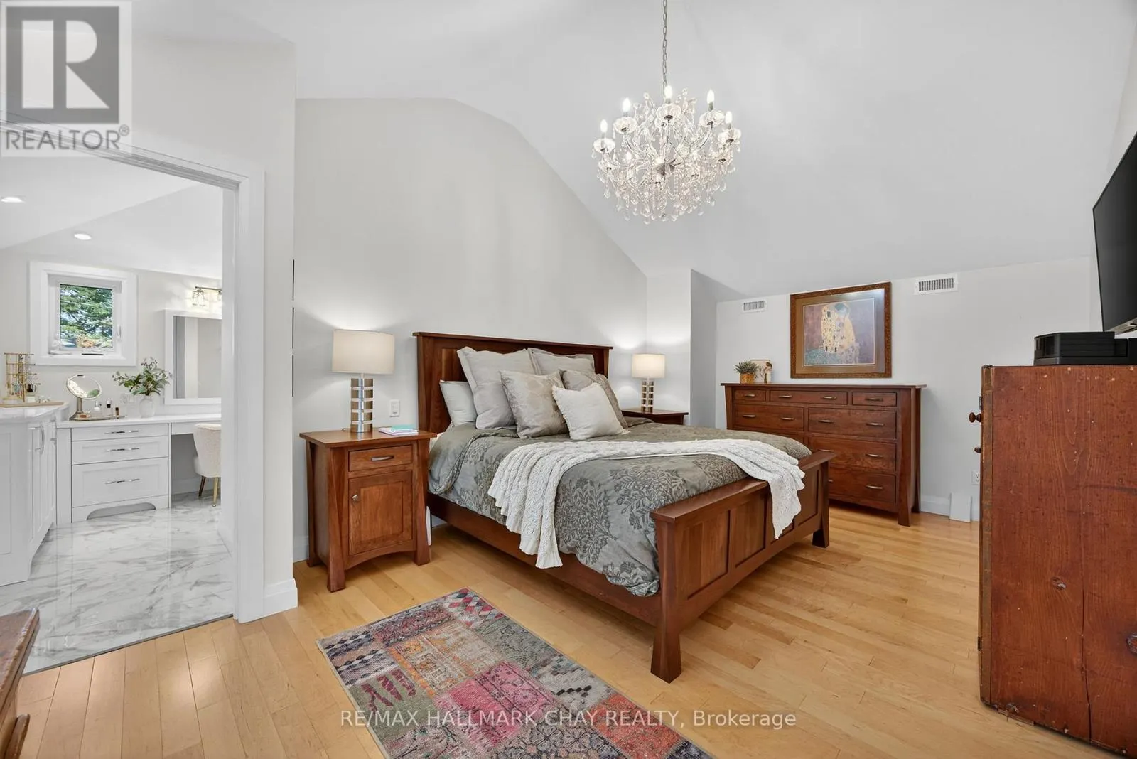 668 BROADVIEW AVENUE