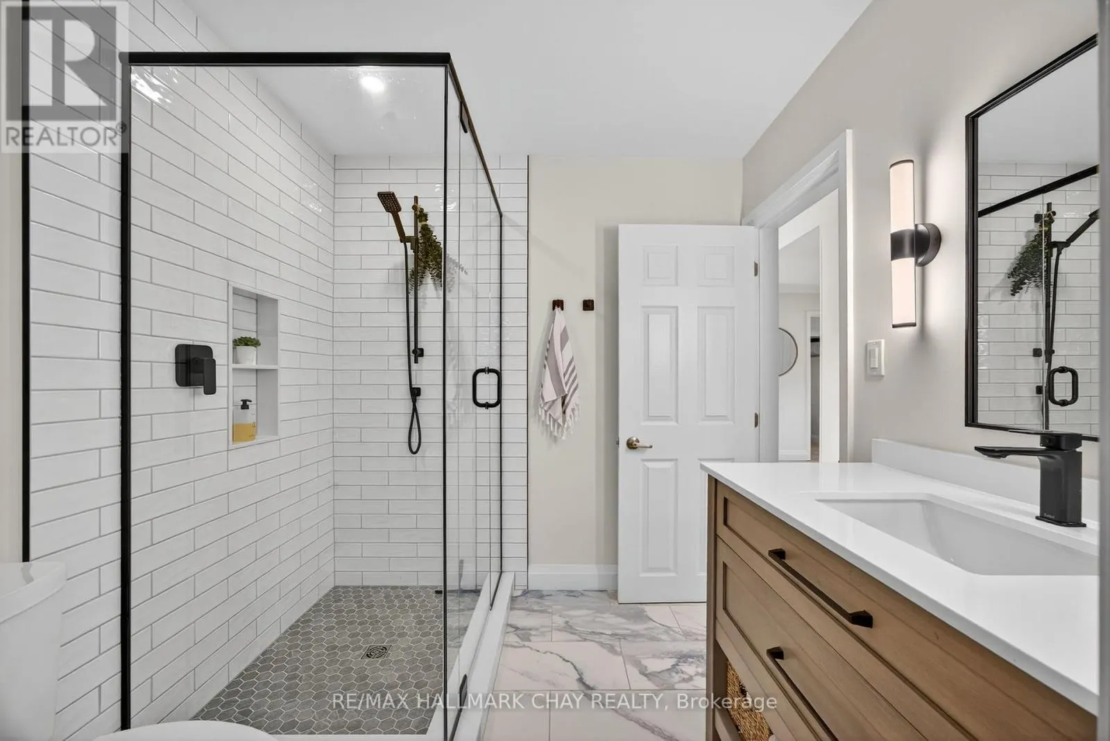 668 BROADVIEW AVENUE