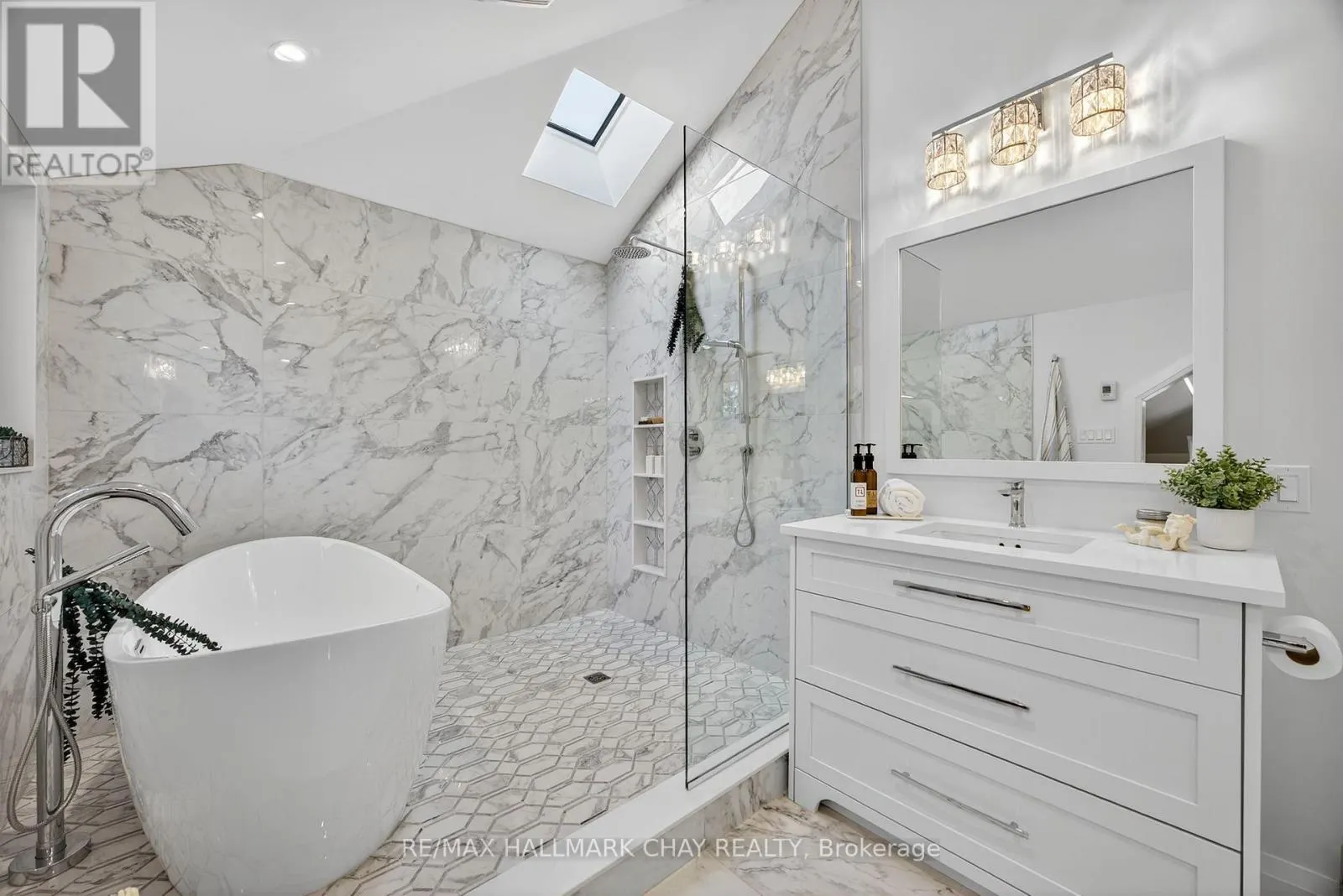 668 BROADVIEW AVENUE