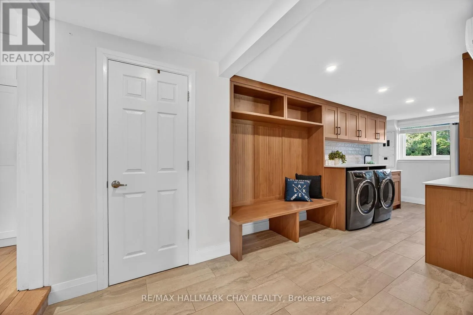 668 BROADVIEW AVENUE