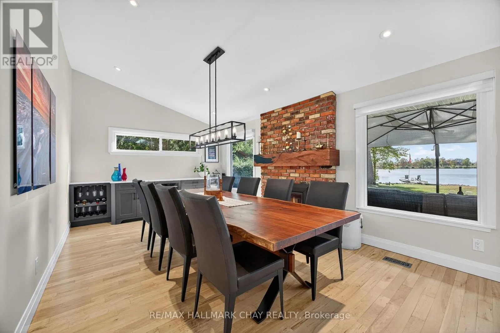 668 BROADVIEW AVENUE