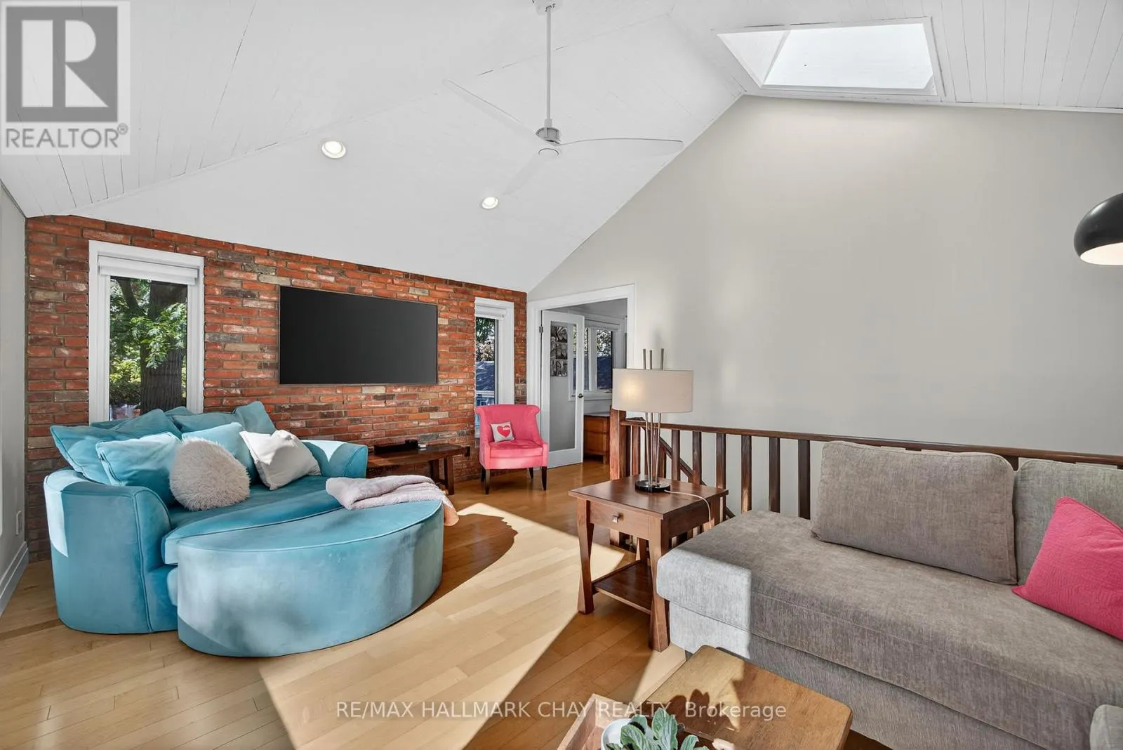 668 BROADVIEW AVENUE