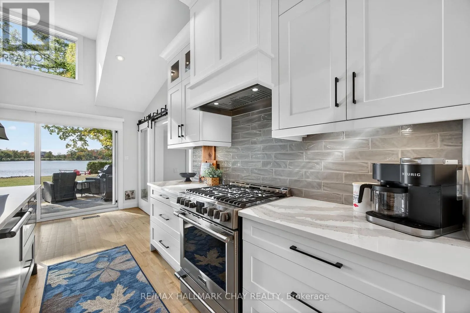 668 BROADVIEW AVENUE