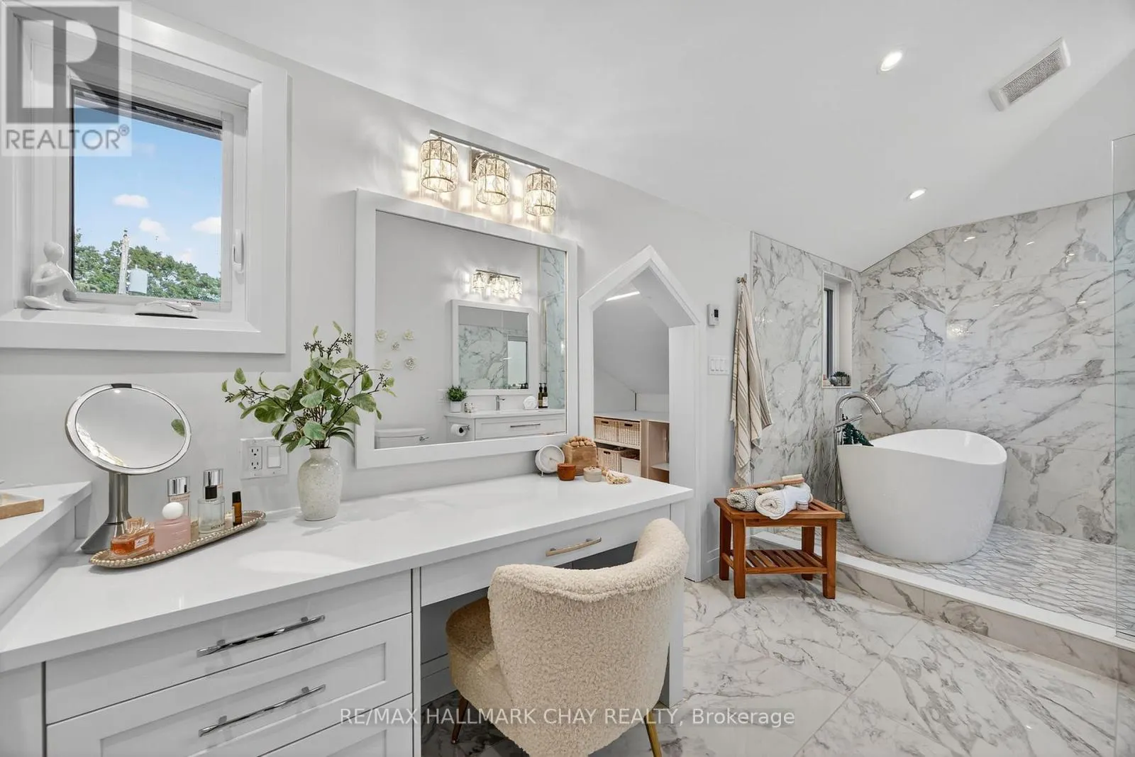 668 BROADVIEW AVENUE