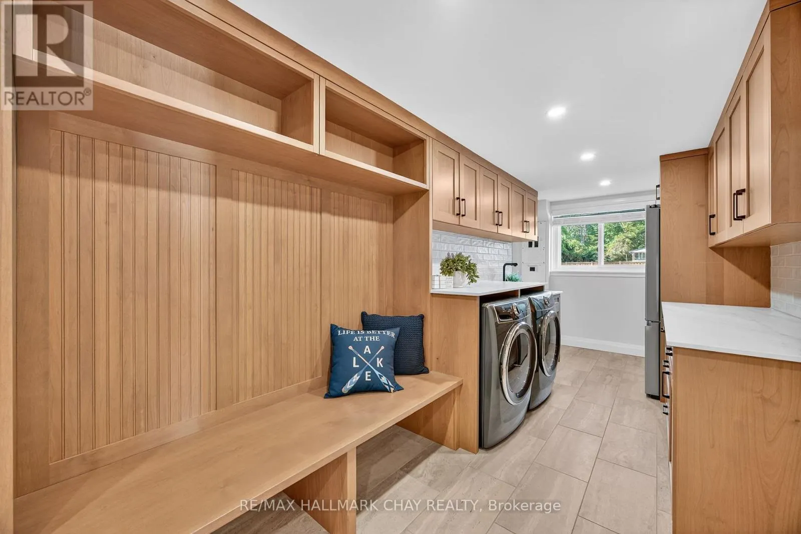 668 BROADVIEW AVENUE