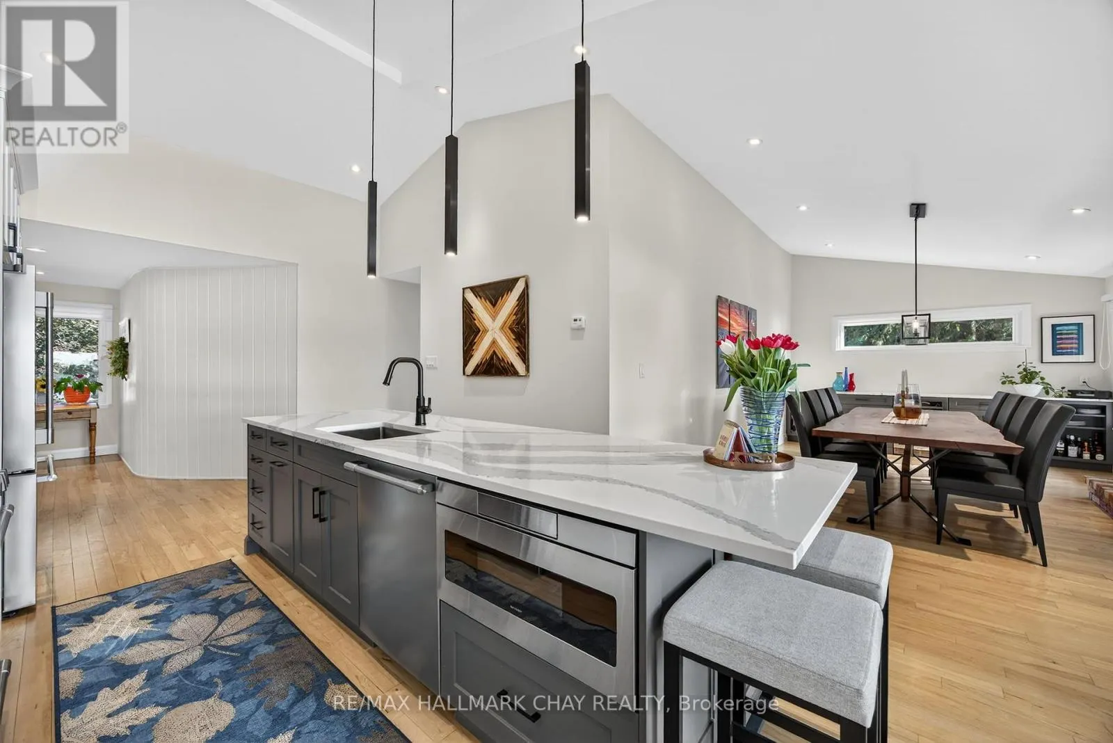 668 BROADVIEW AVENUE