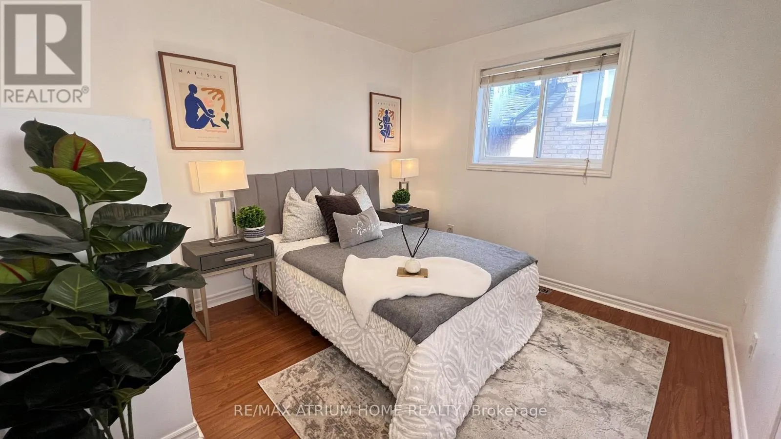 124 MONIQUE CRESCENT