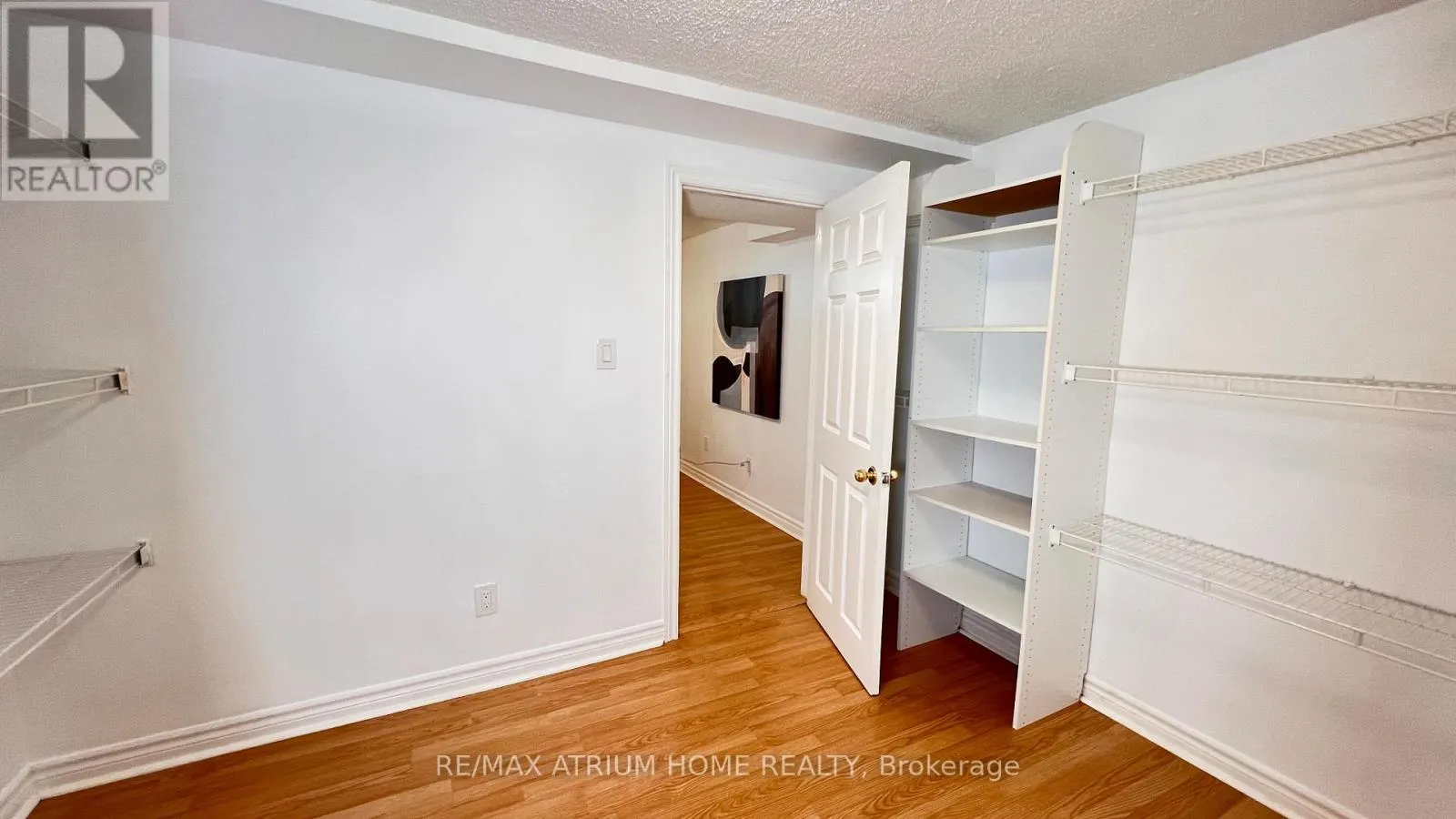 124 MONIQUE CRESCENT