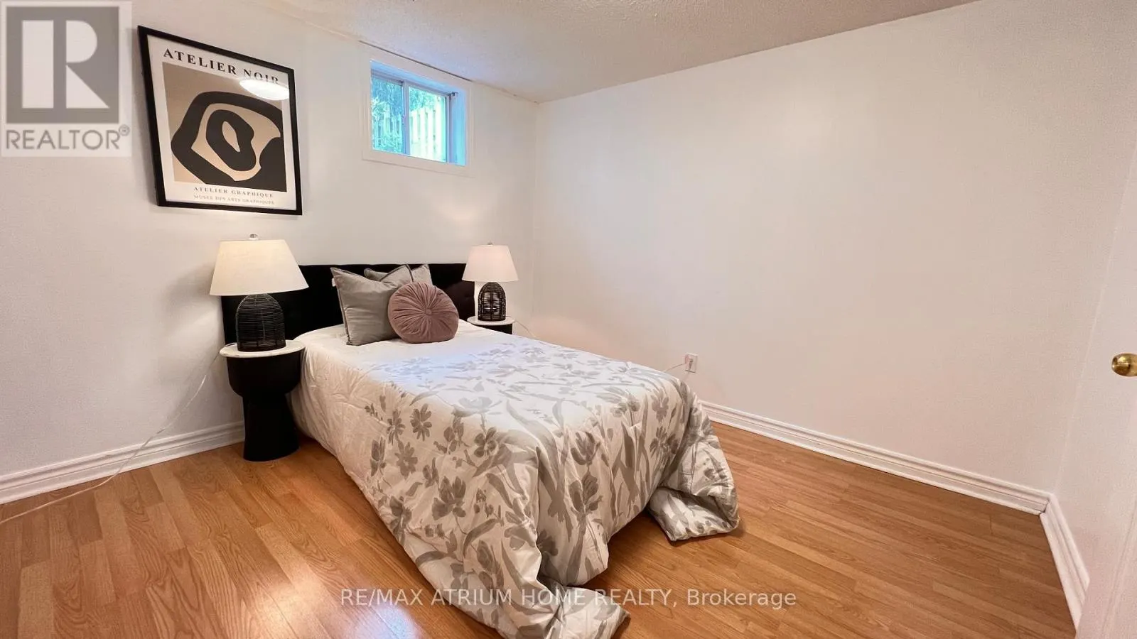 124 MONIQUE CRESCENT
