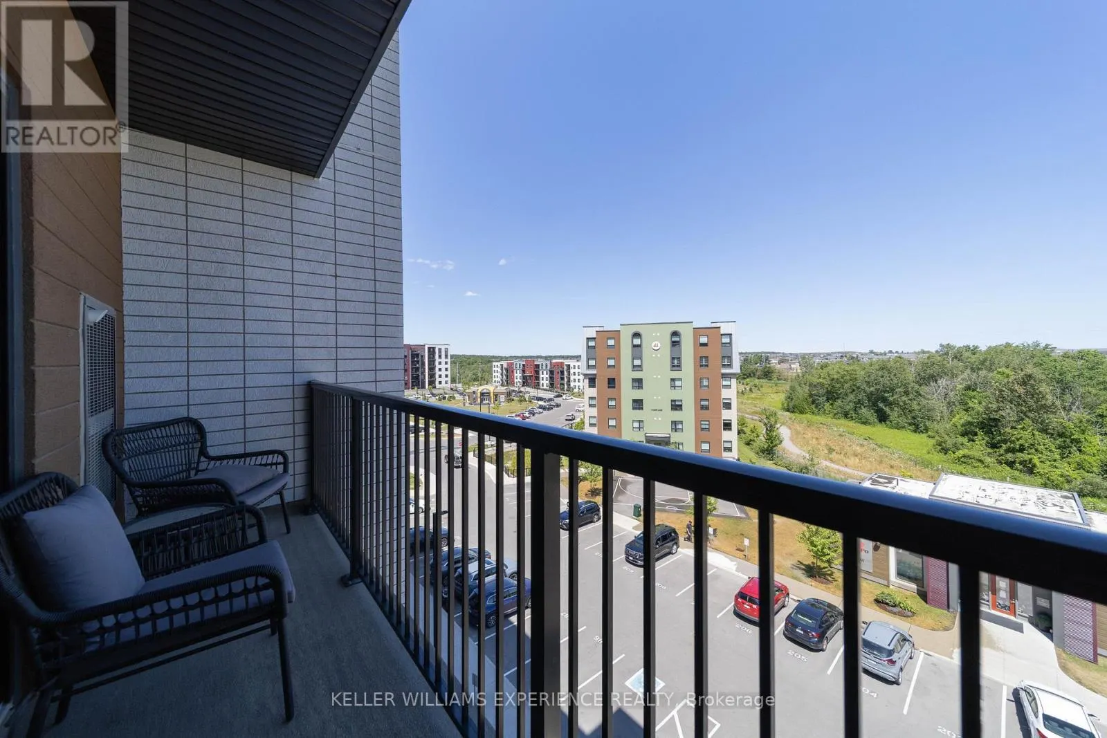 401 - 8 CULINARY LANE