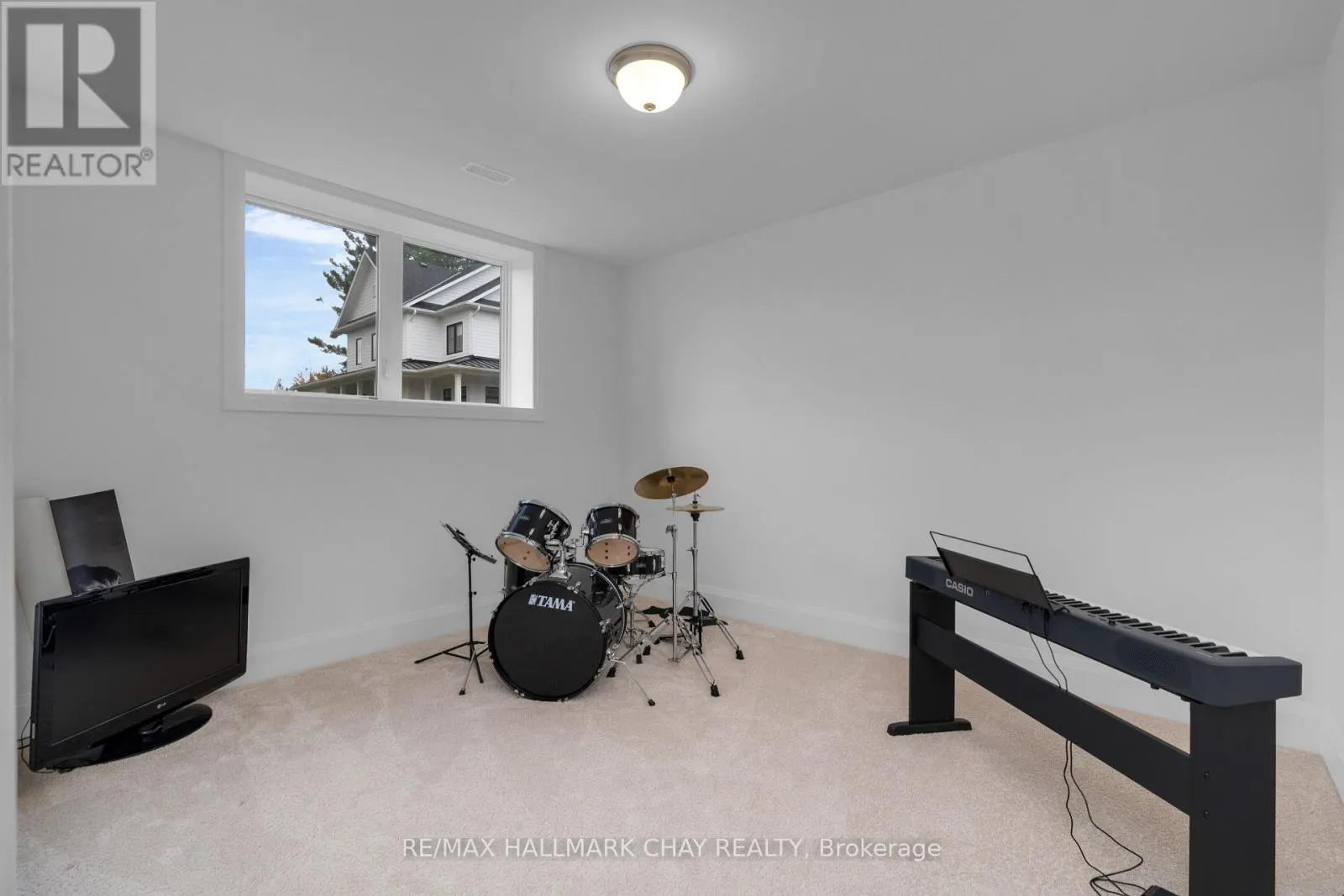 72 GEORGIAN GRANDE DRIVE