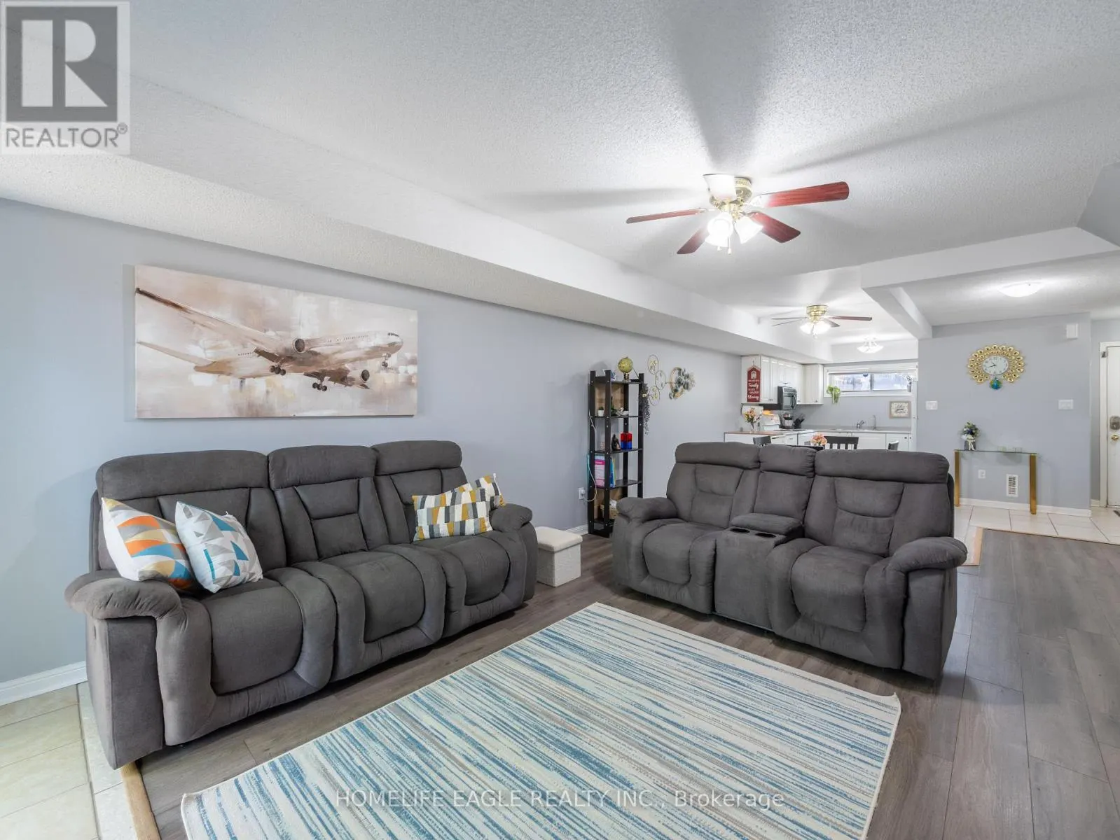 13 - 235 FERNDALE DRIVE S