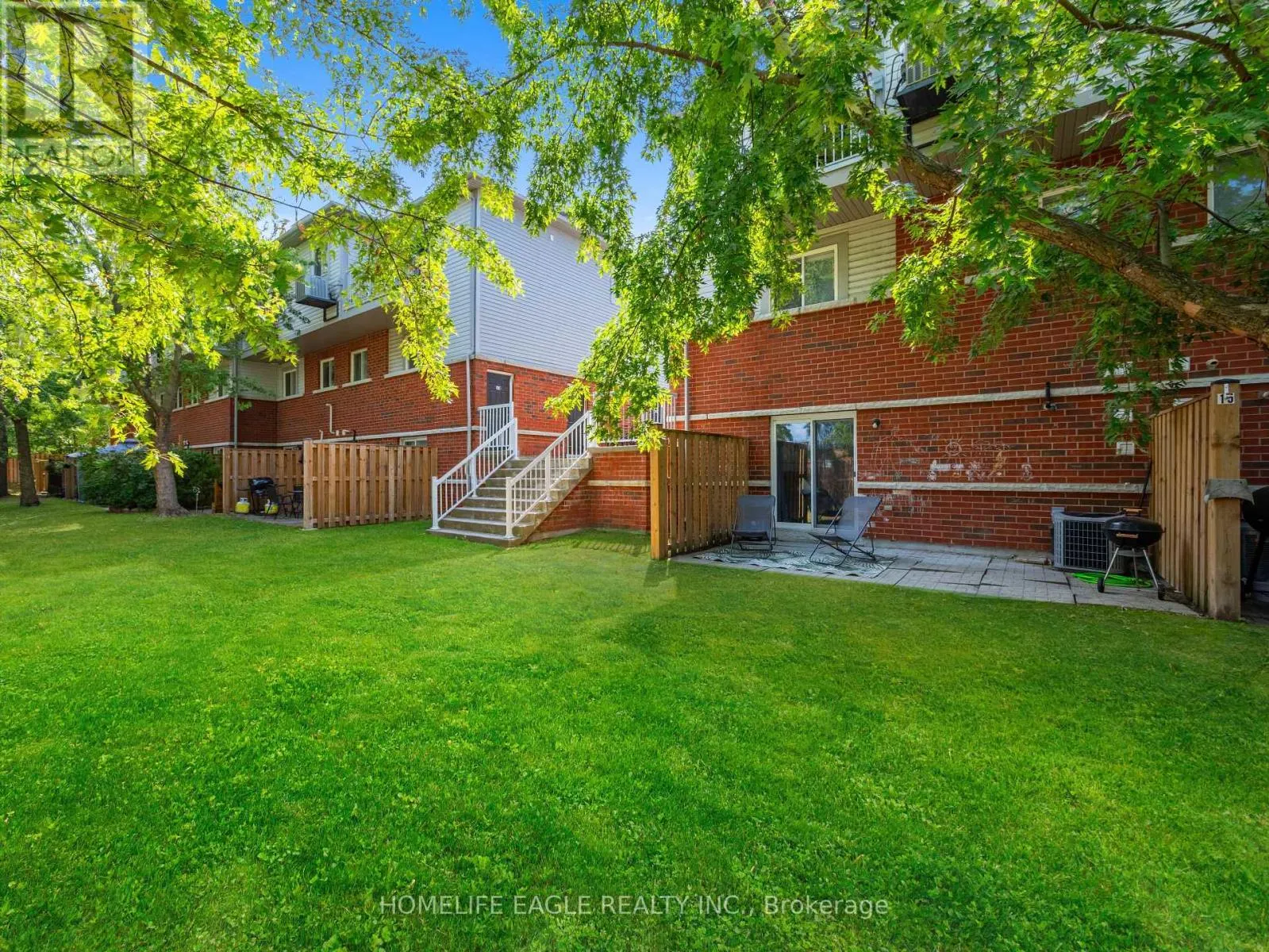 13 - 235 FERNDALE DRIVE S