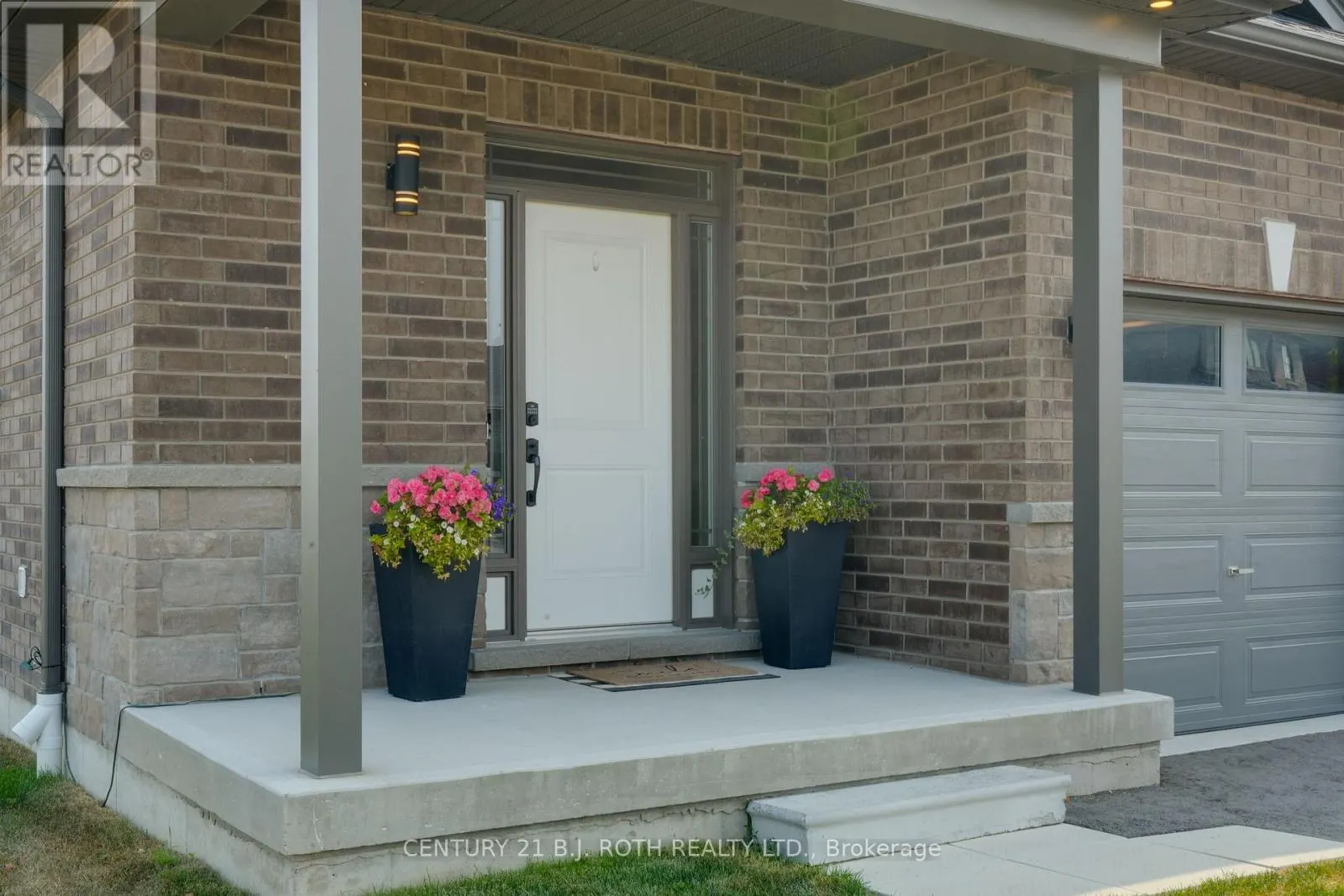 124 RITCHIE CRESCENT