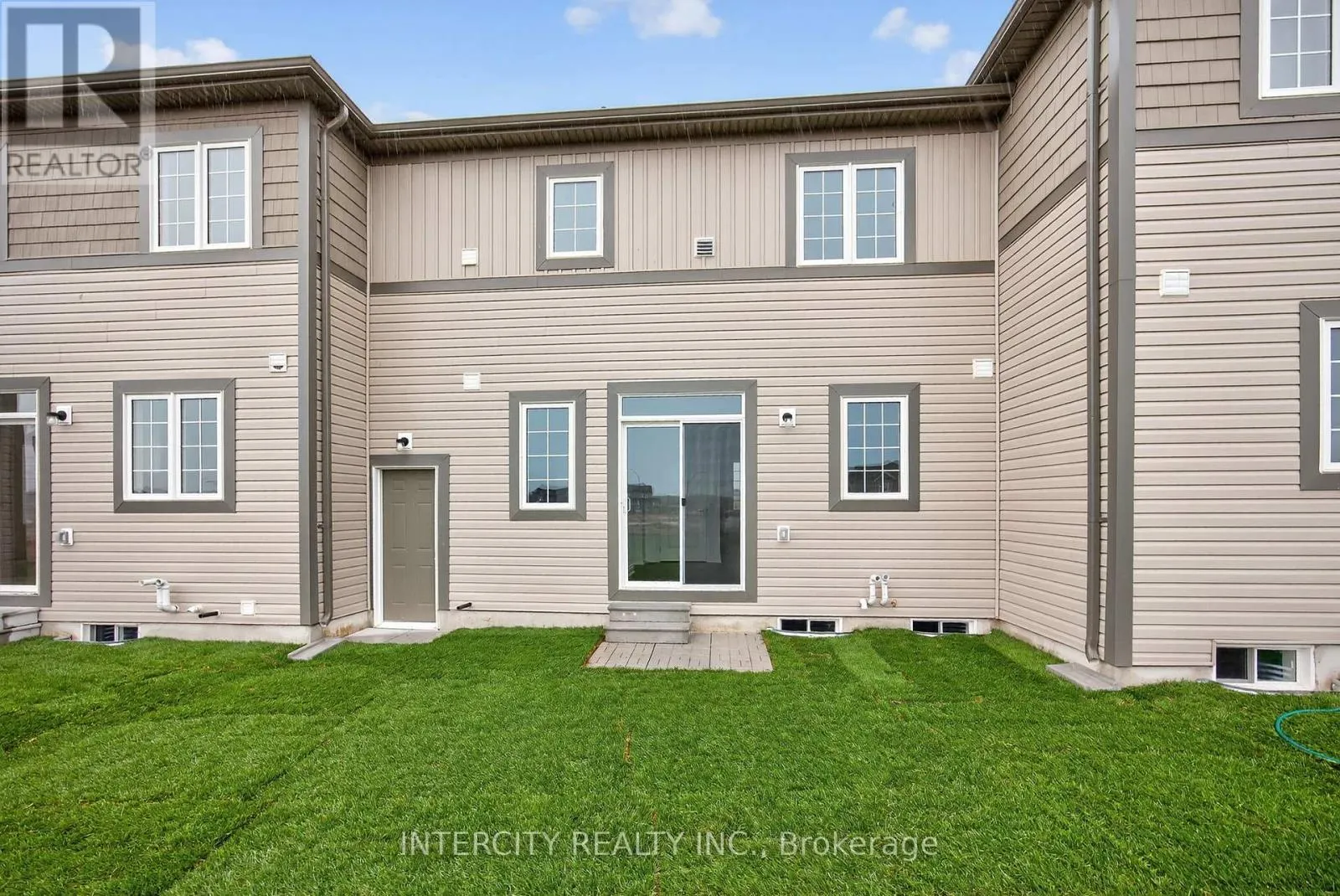 15 AVALON DRIVE