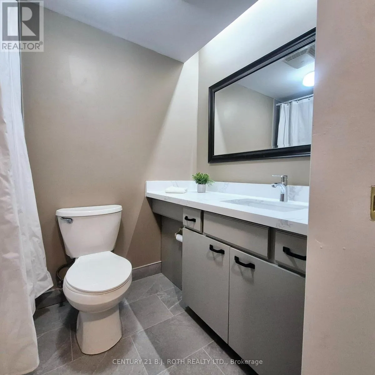 126 - 1102 HORSESHOE VALLEY ROAD