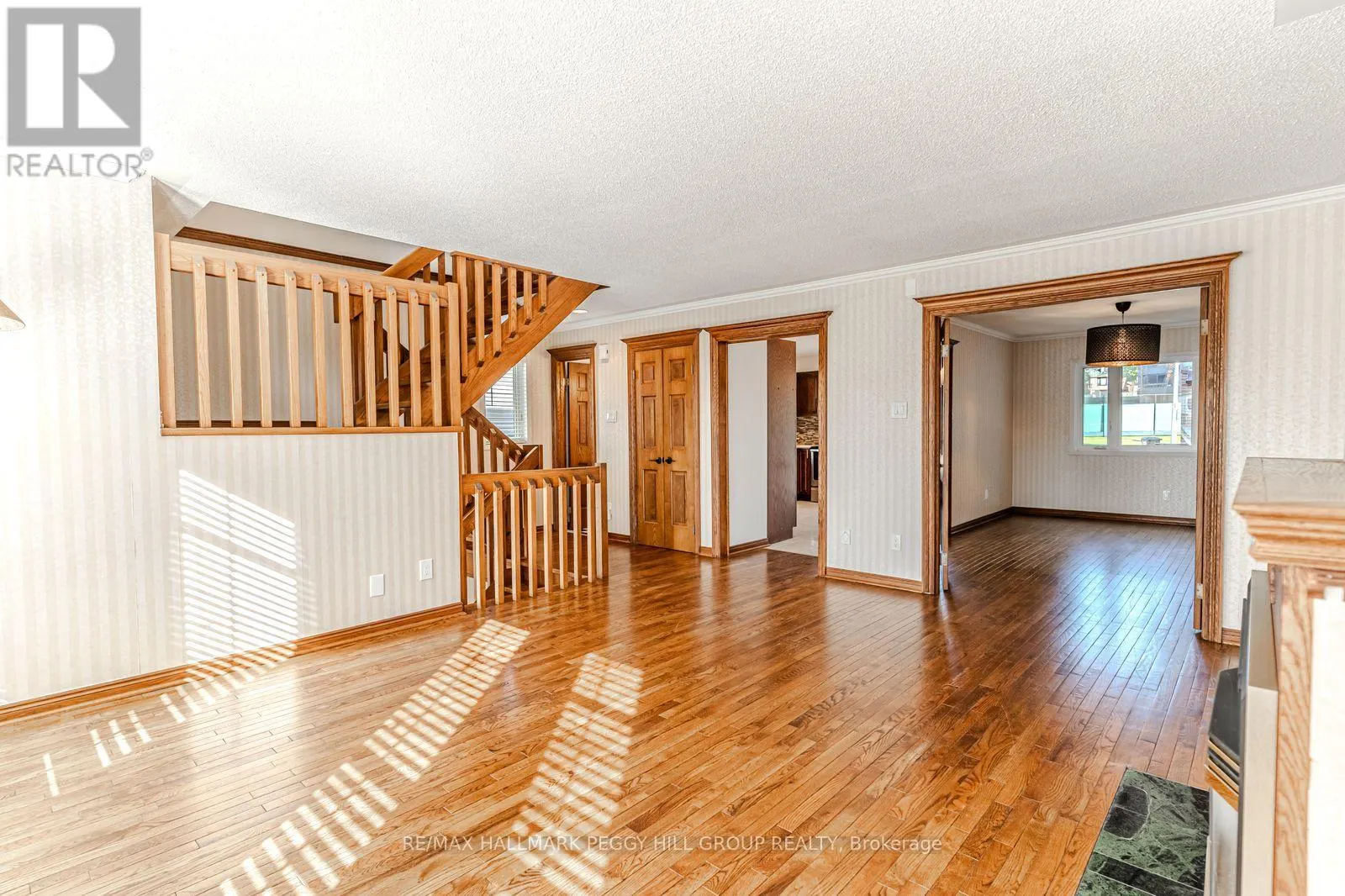 36 KEMPENFELT DRIVE