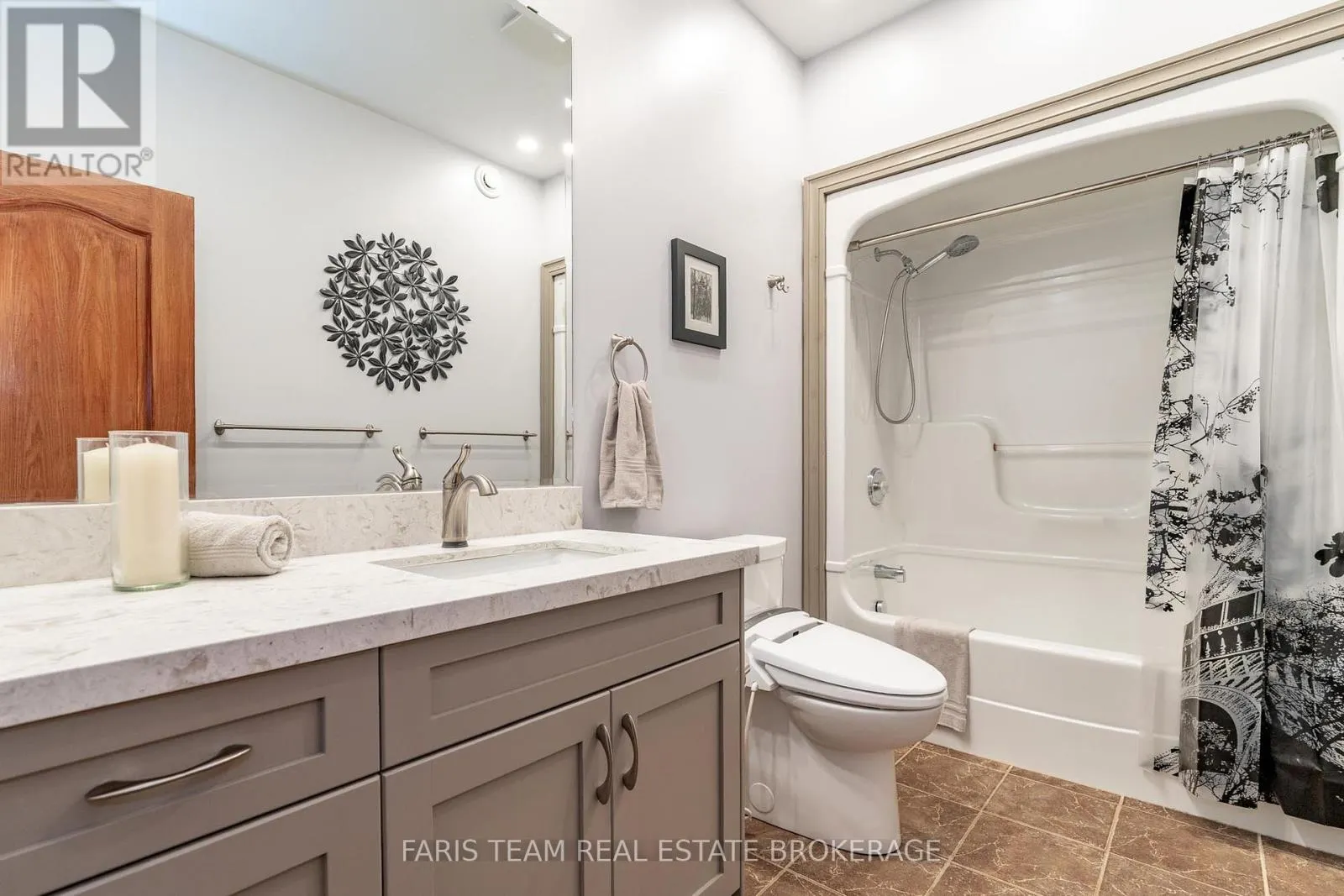 1609 WEDGEWOOD DRIVE