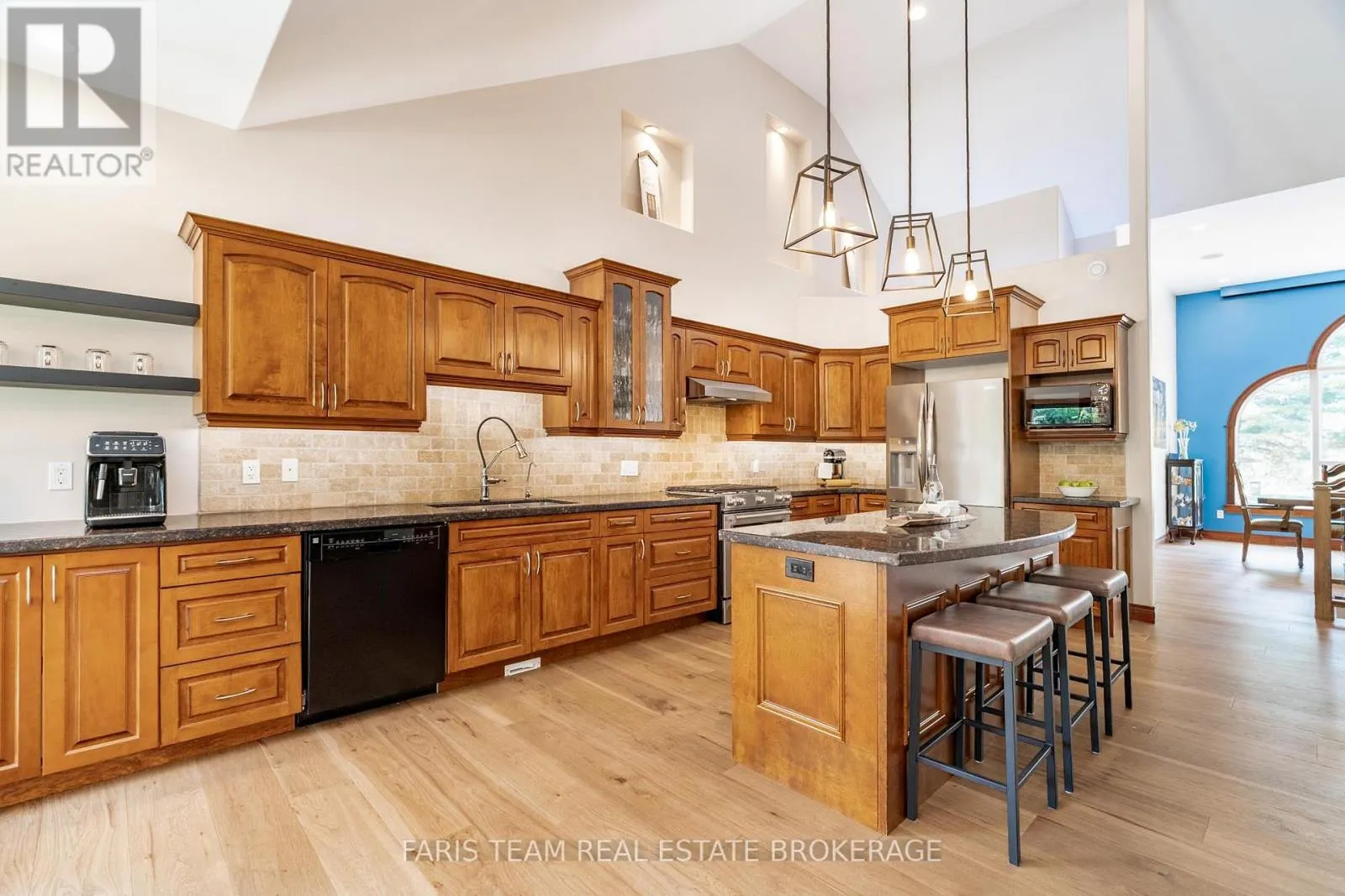 1609 WEDGEWOOD DRIVE