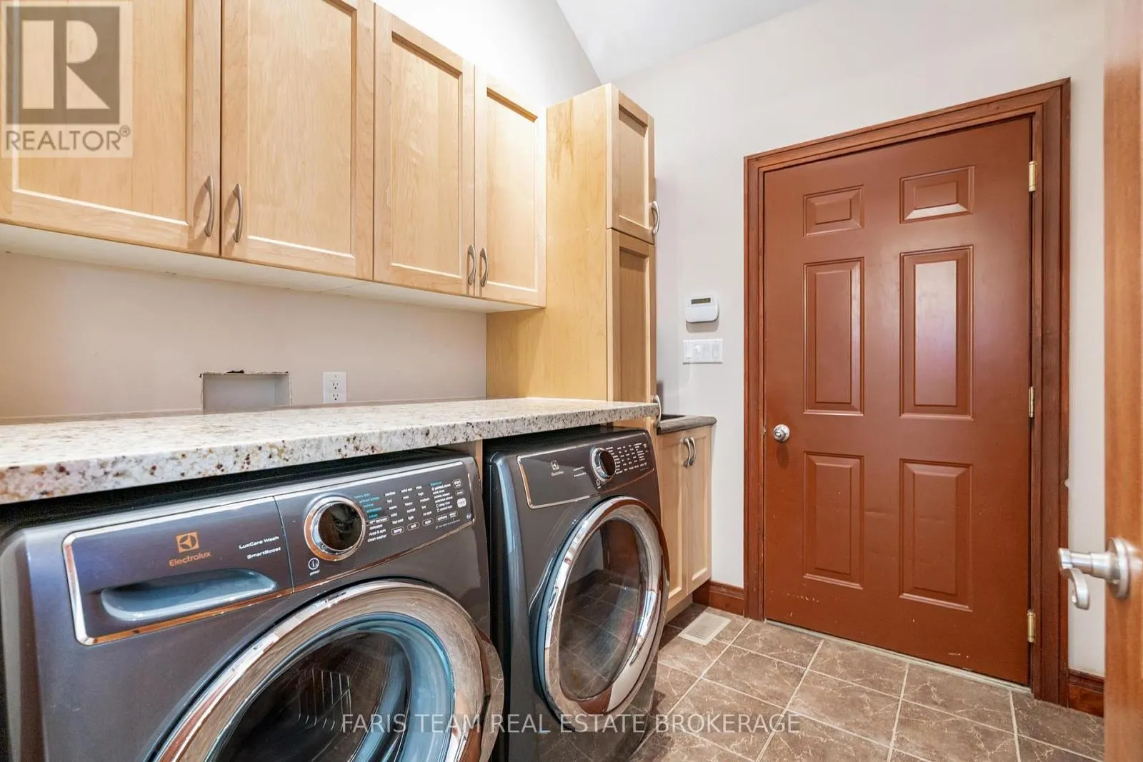 1609 WEDGEWOOD DRIVE