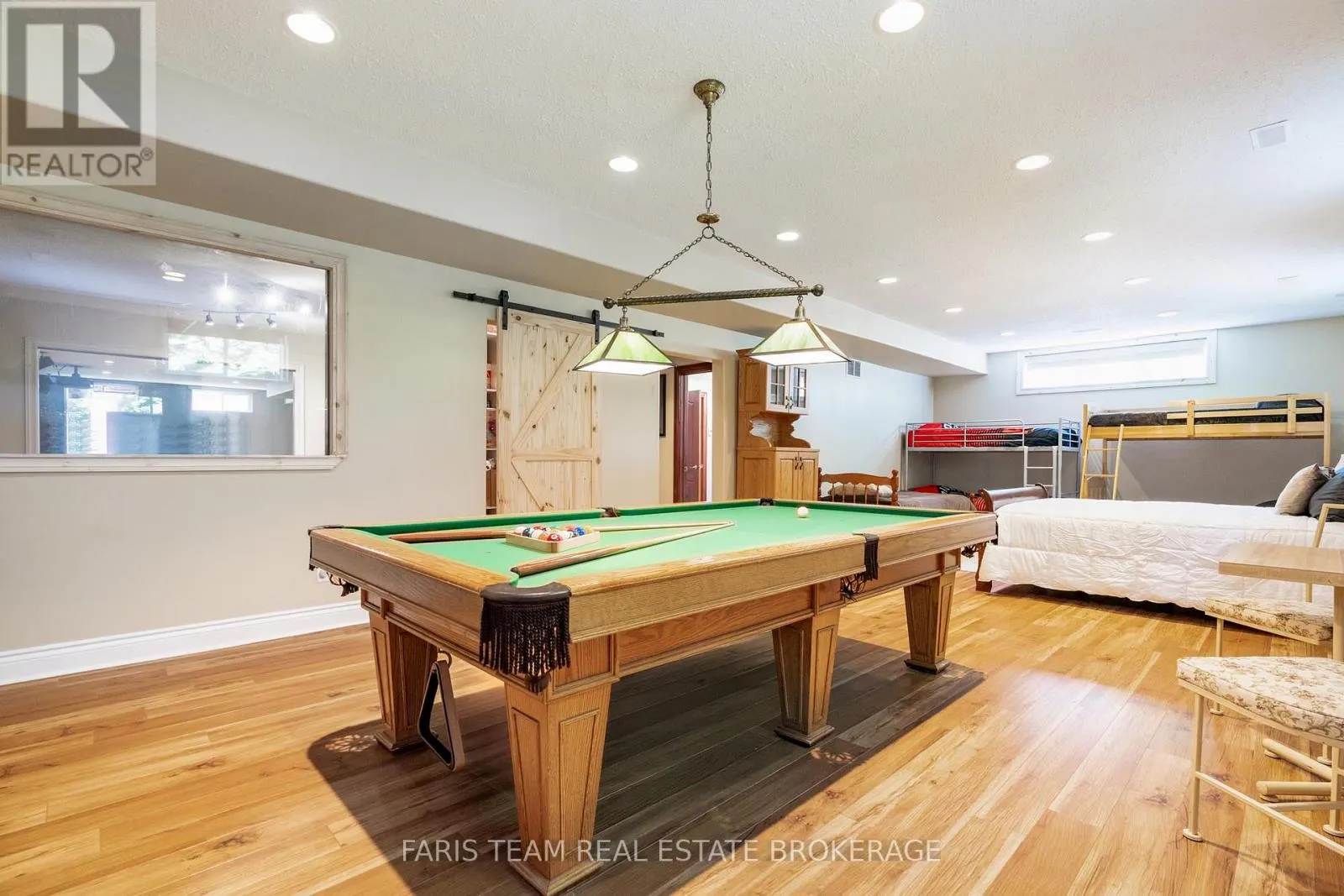 1609 WEDGEWOOD DRIVE