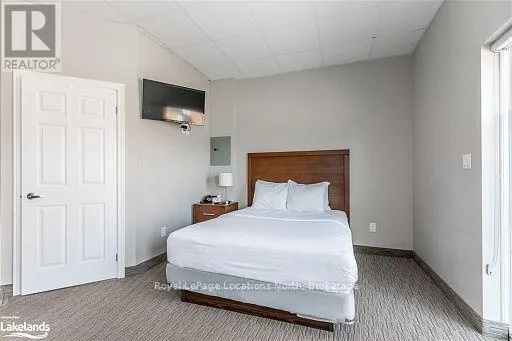 109 - 361 MOSLEY STREET, #109