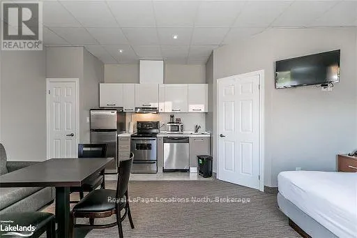 109 - 361 MOSLEY STREET, #109