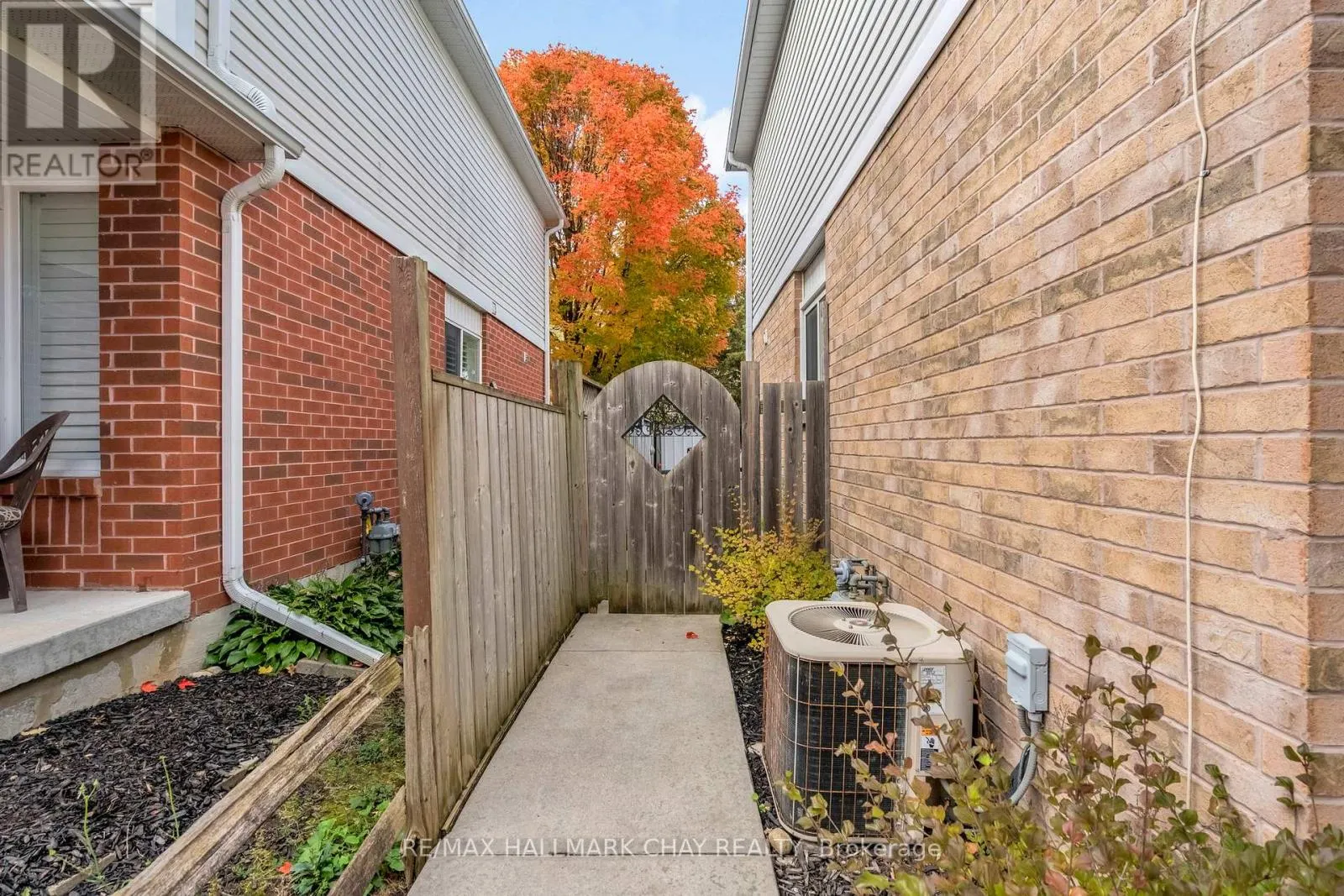 104 PICKETT CRESCENT