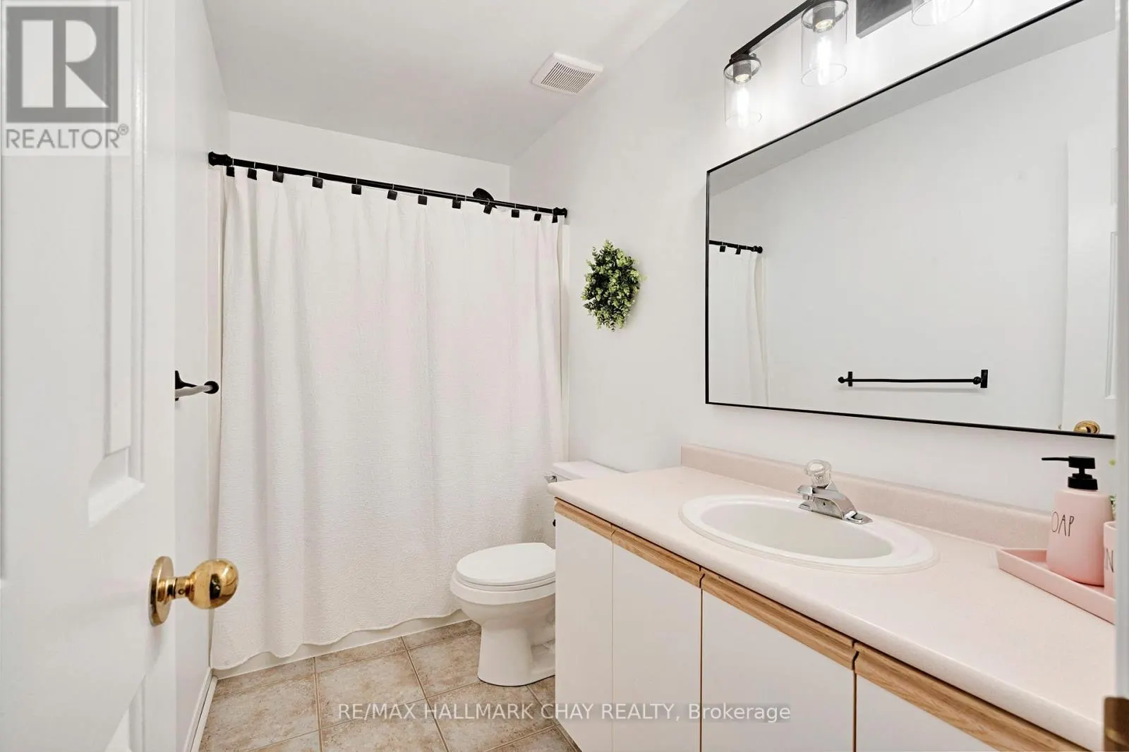 104 PICKETT CRESCENT