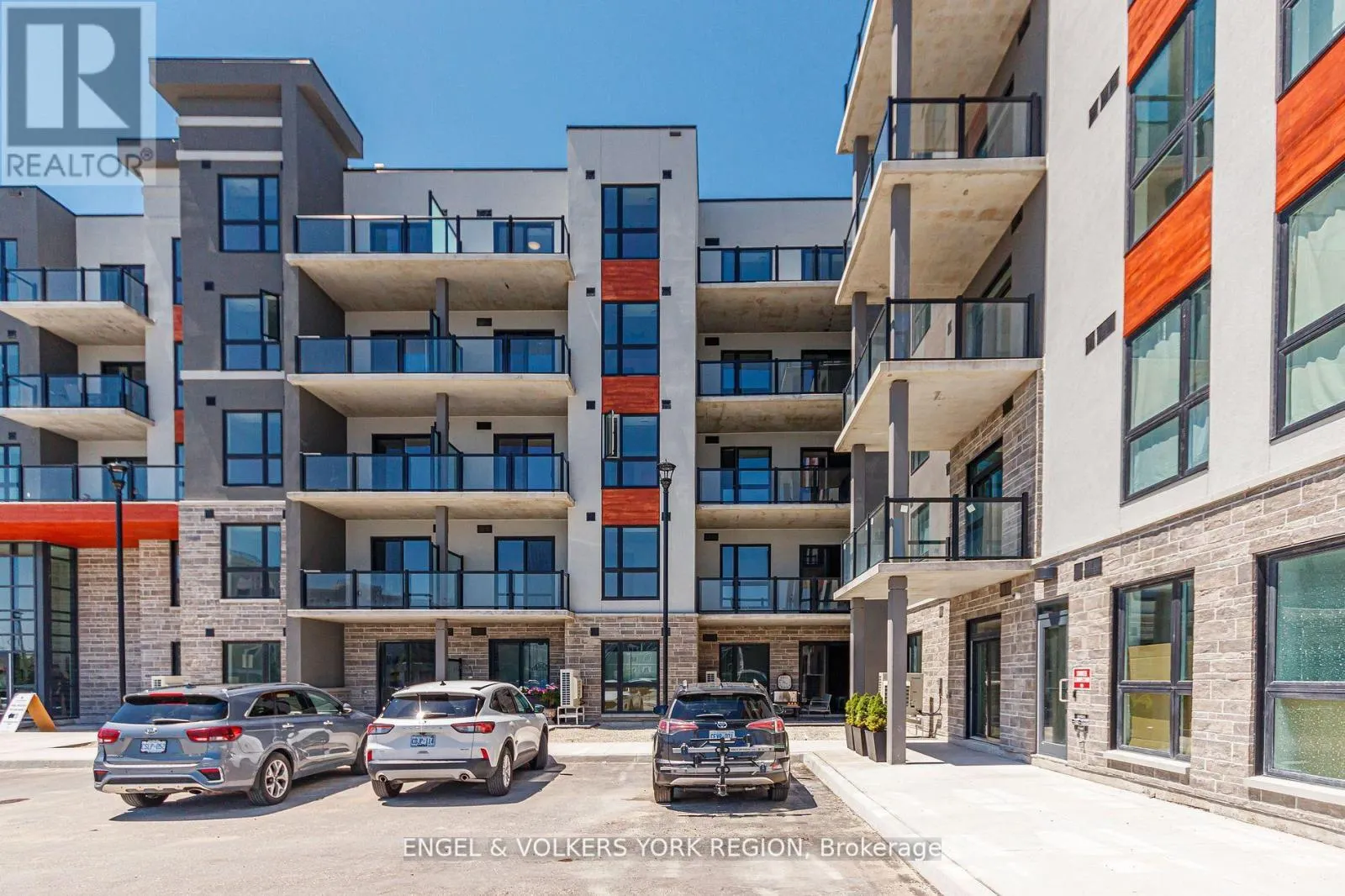 327 - 4 KIMBERLY LANE E