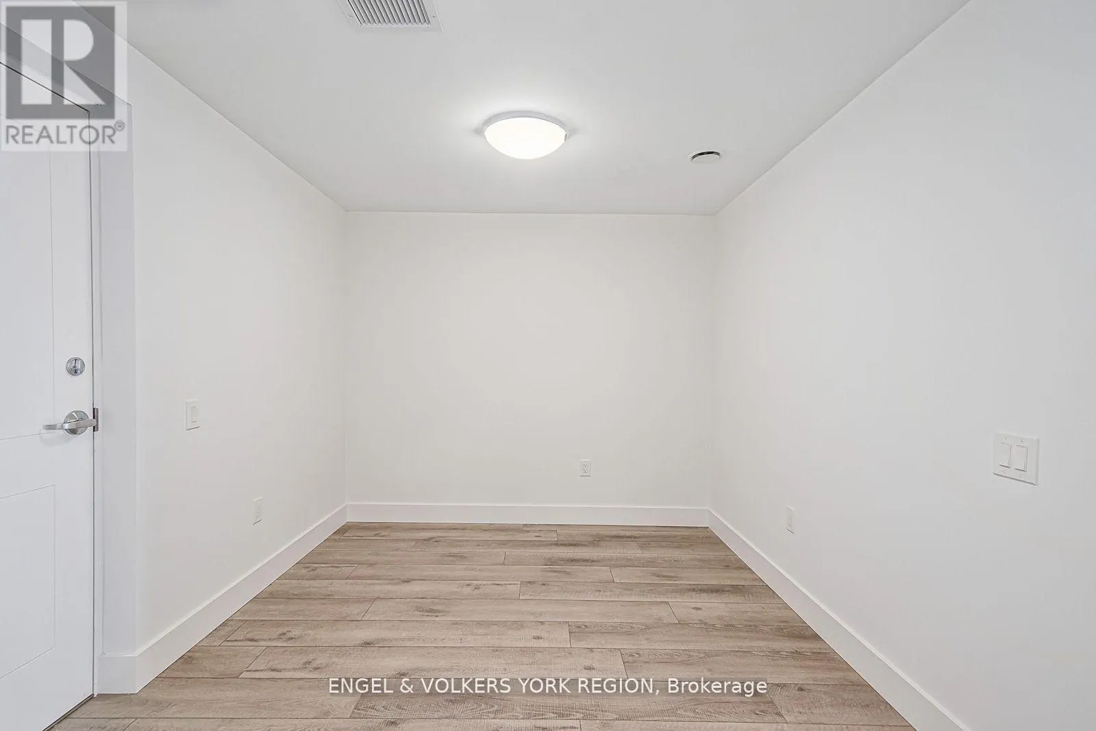 327 - 4 KIMBERLY LANE E