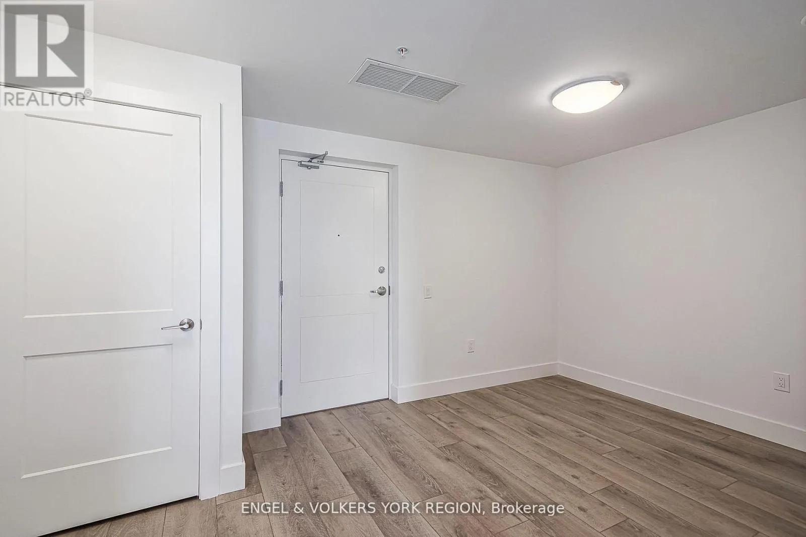 327 - 4 KIMBERLY LANE E