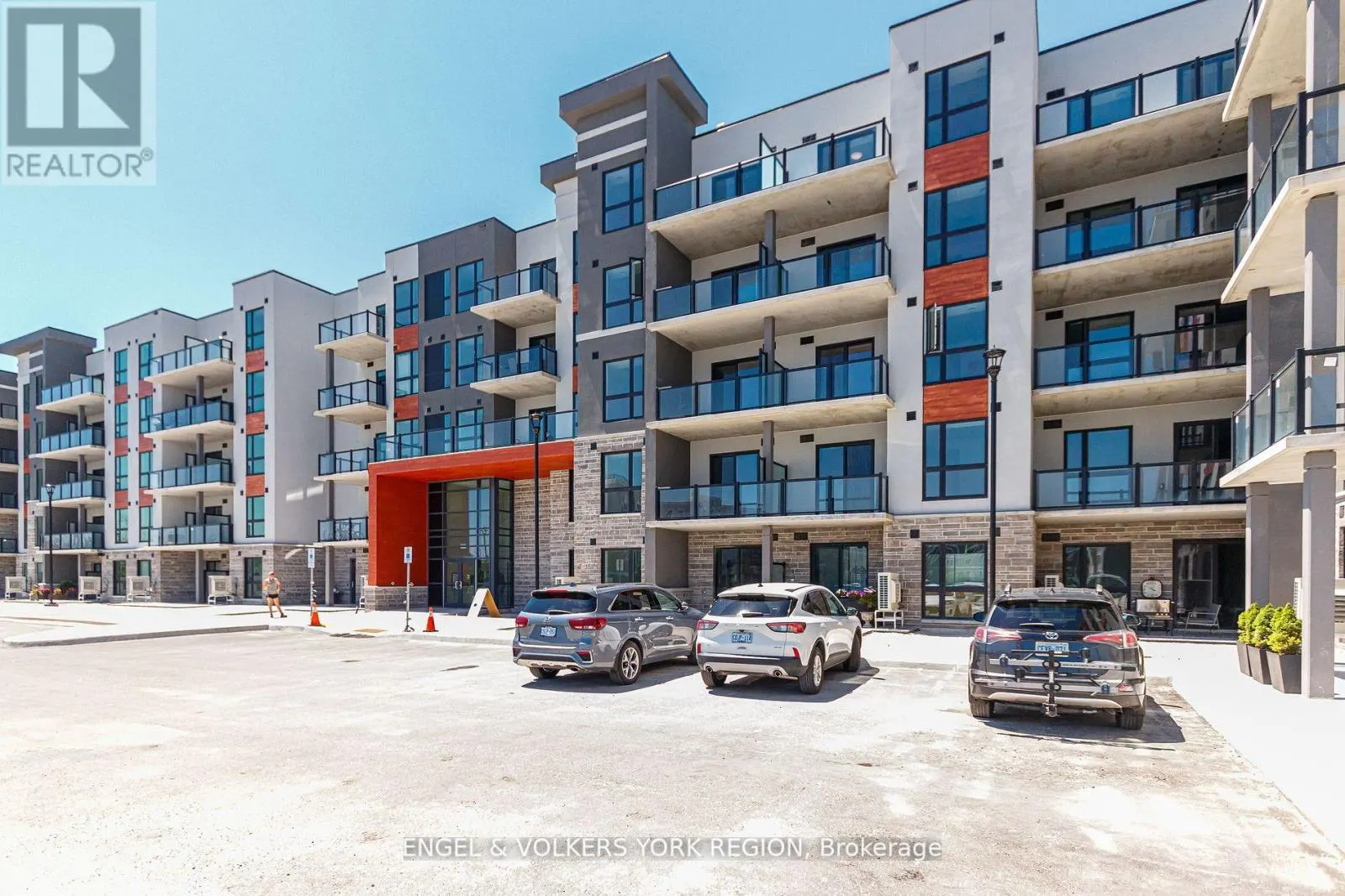 327 - 4 KIMBERLY LANE E