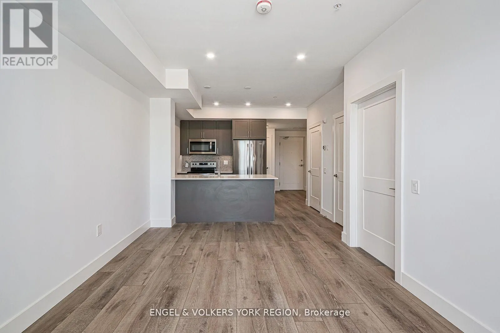 327 - 4 KIMBERLY LANE E