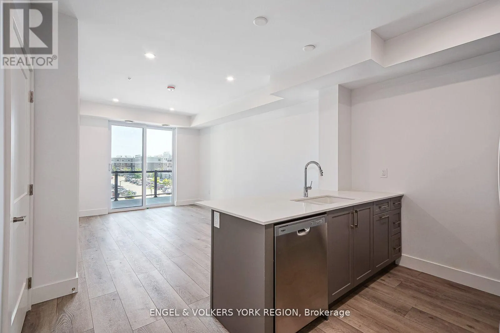 327 - 4 KIMBERLY LANE E