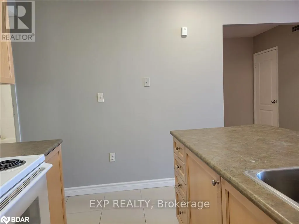 411 - 85 BARRIE ROAD