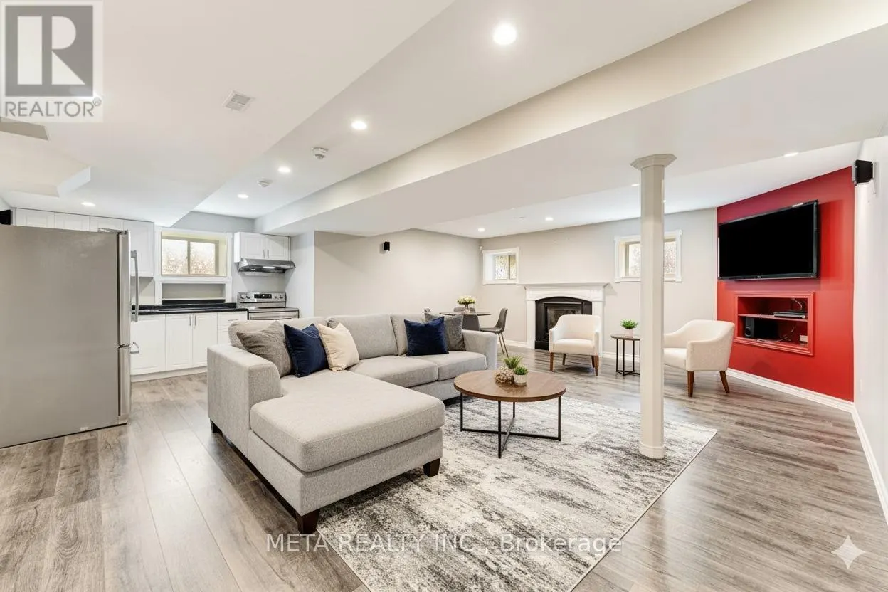 49 RED PINE CRESCENT