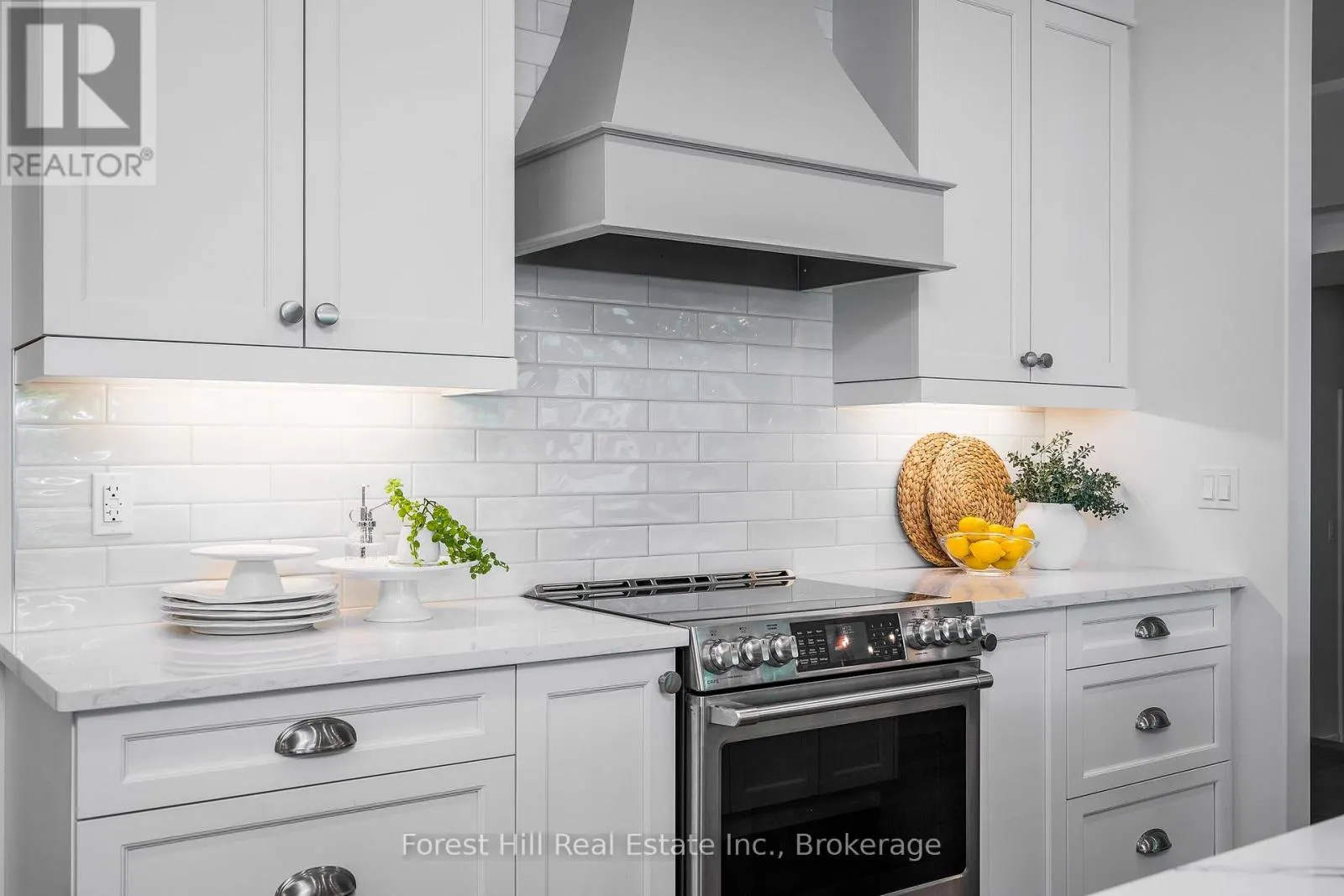 155 GLENLAKE BOULEVARD