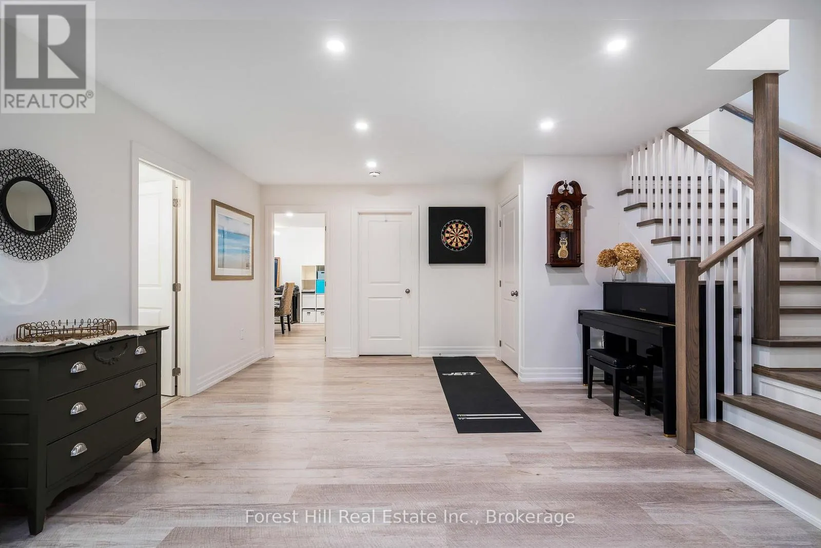 155 GLENLAKE BOULEVARD