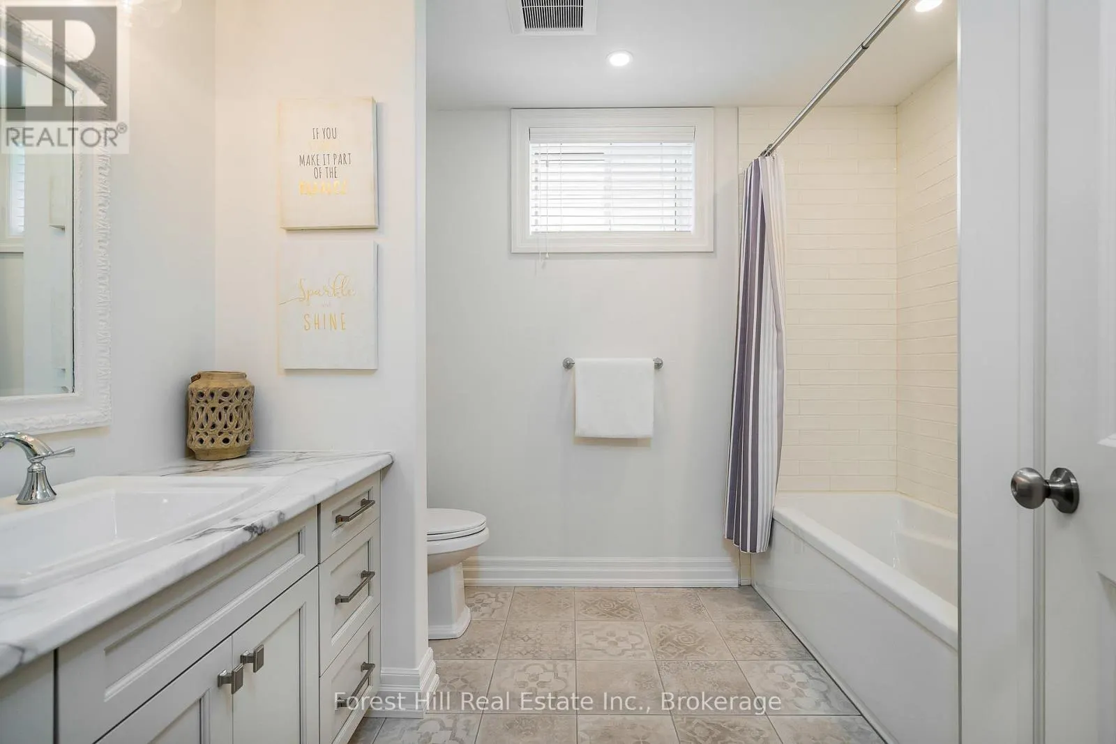 155 GLENLAKE BOULEVARD