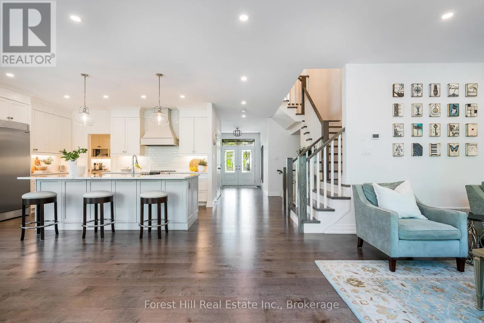 155 GLENLAKE BOULEVARD