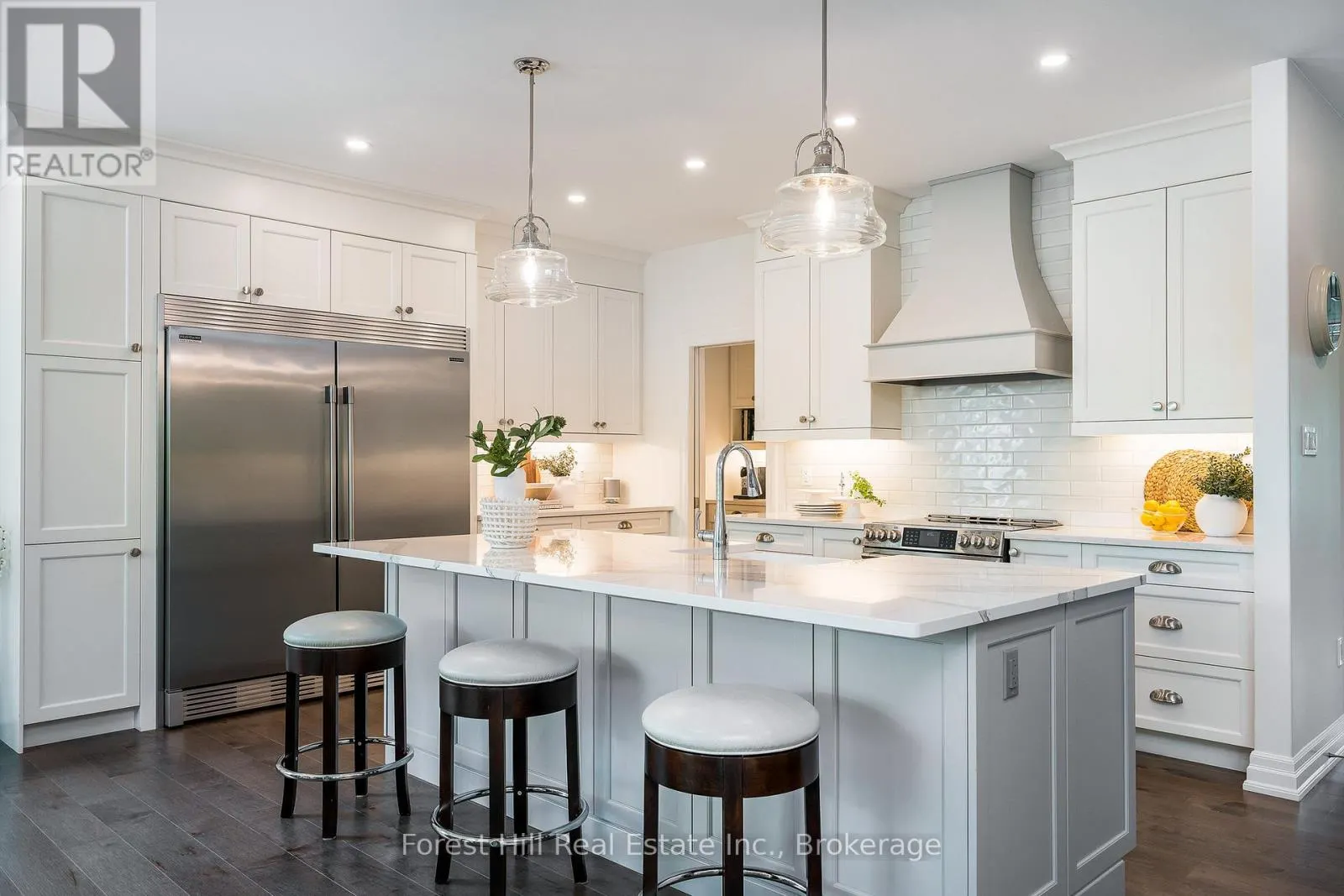 155 GLENLAKE BOULEVARD